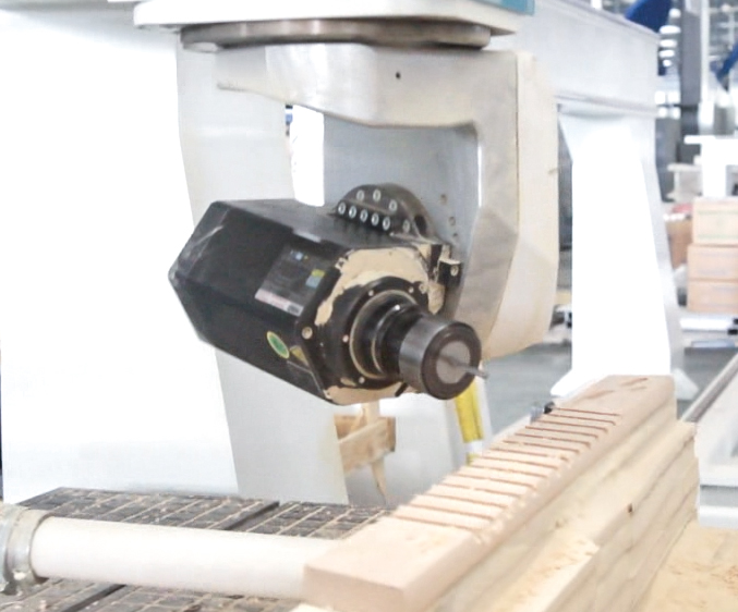 E10 Vantage Five-axis Machining Centre பல்வேறு வகையான பொருட்களுக்கு பொருந்தும்